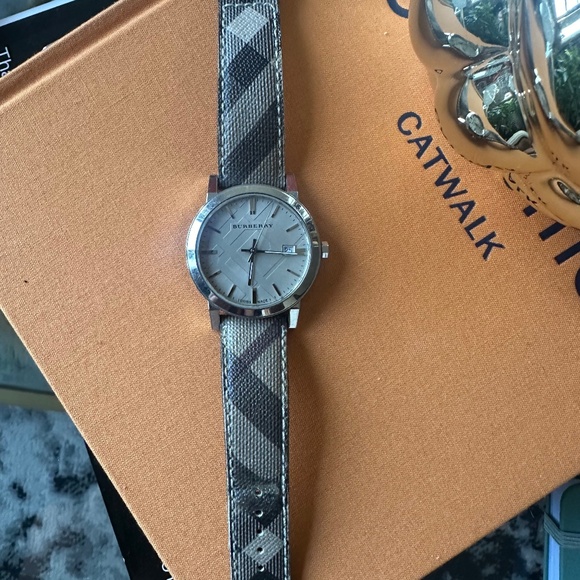 Burberry Watch - Picture 1 of 4